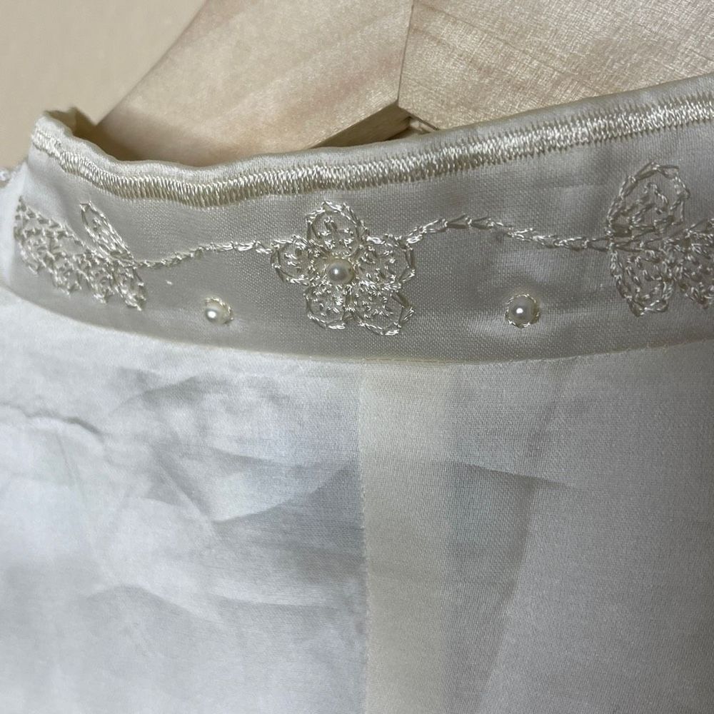 vintage embroidered 100% silk top - Picture 8 of 9